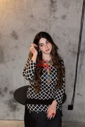 Alyina photo 3