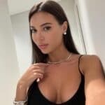 Karina photo 1