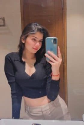 Priya photo 1