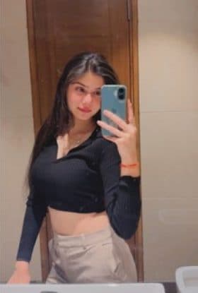 Priya photo 2
