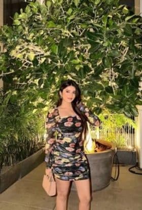 Riya photo 1