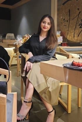 Chavi Arora photo 1