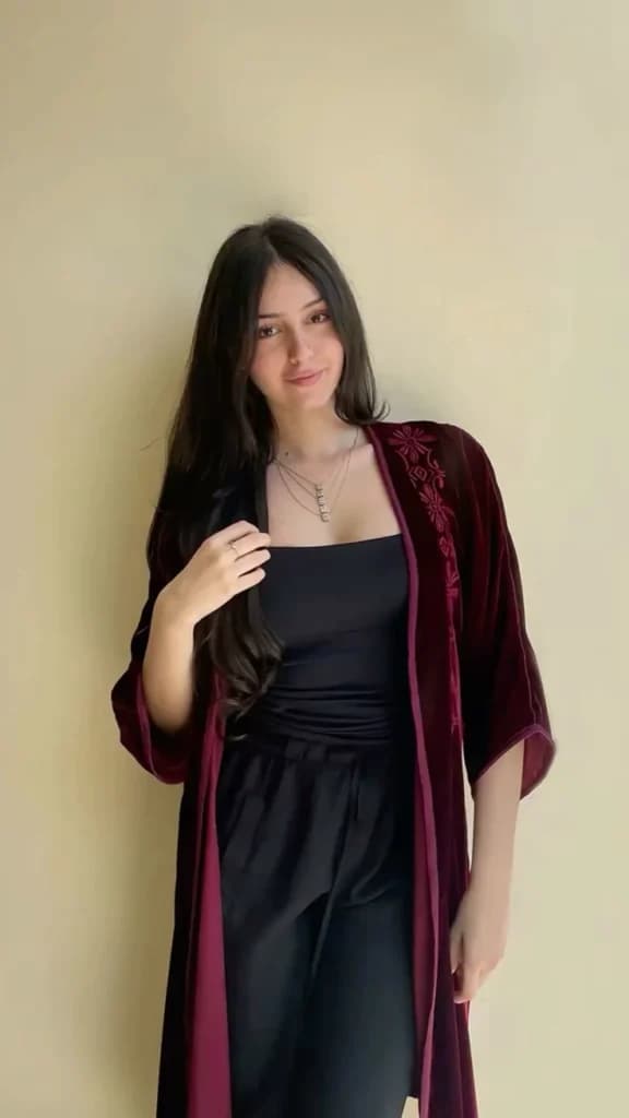 Noor, 22