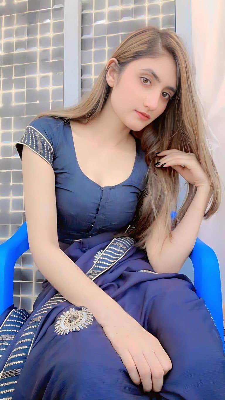 Hannah, 23